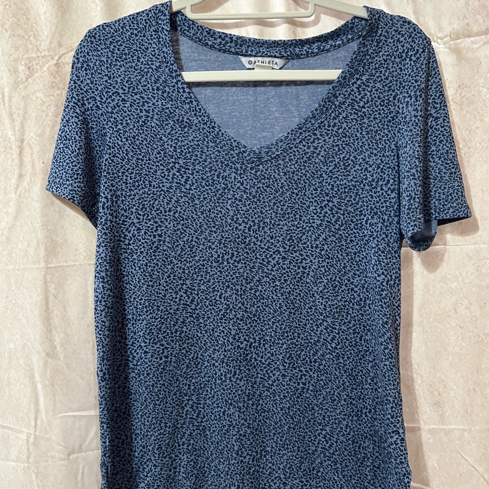 Athleta Breezy Blue V neck Short Sleeve Top